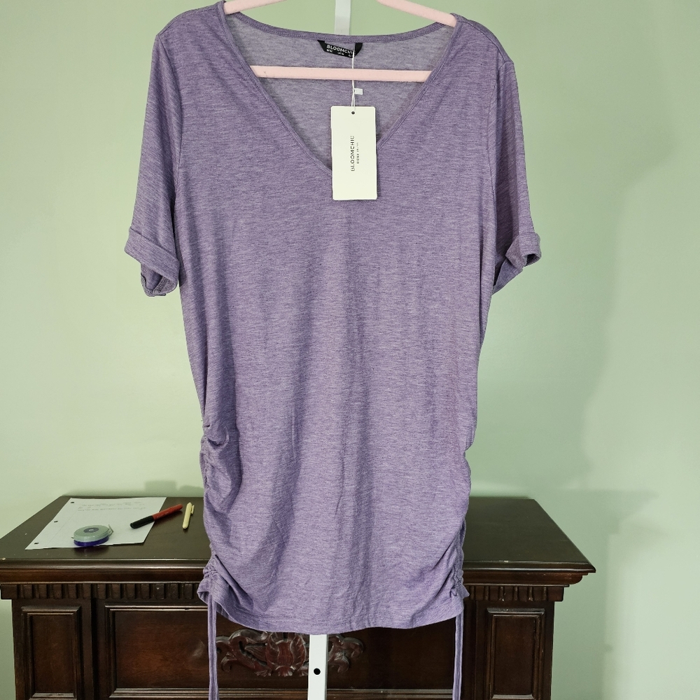 BloomChic V-Neck Tee Rolled Sleeves Runched Sides‎ Size 12 Lavender Purple